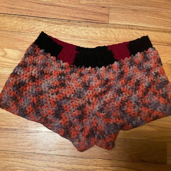 Crochet Mini ShortsHandmade - size medium fit.... - Picture 2 of 2
